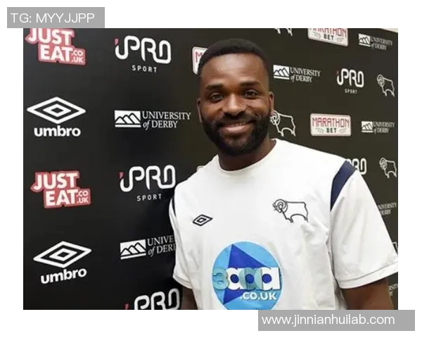 达伦本特盛赞迪福巅峰表现超越曼联所有前锋能力出众 达伦本特盛赞迪福巅峰表现超越曼联所有前锋能力出众