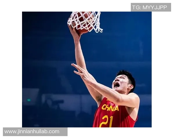 周琦因伤缺席亚洲杯赛场与队友并肩作战全力以赴进行康复训练