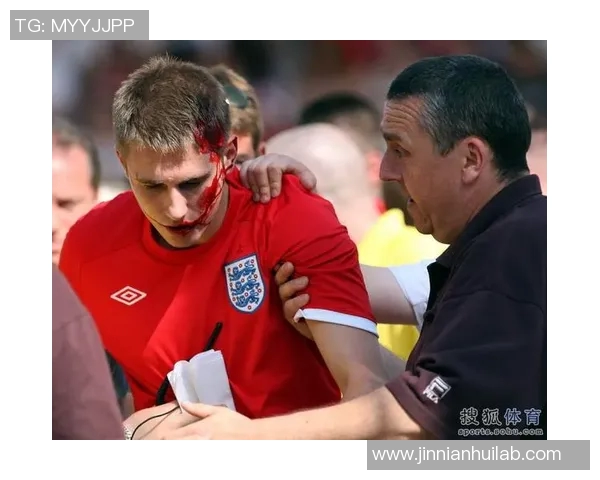 杨立瑜遭球迷怒斥:何必与阿猫阿狗争执真该给球迷竖中指 杨立瑜遭球迷怒斥:何必与阿猫阿狗争执真该给球迷竖中指