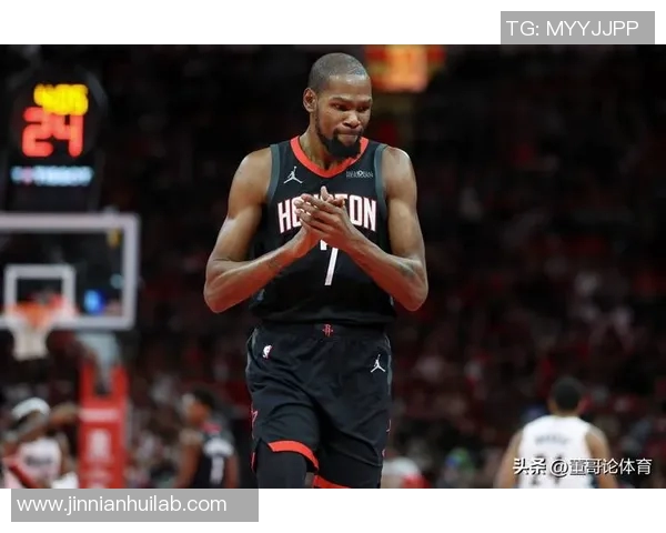 杜兰特赞替补席球员表现关键时刻助力球队逆转胜利