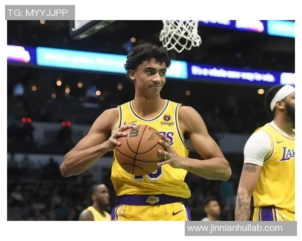 克里斯蒂谈浓眉受伤影响强调球队需保持积极心态迎接挑战