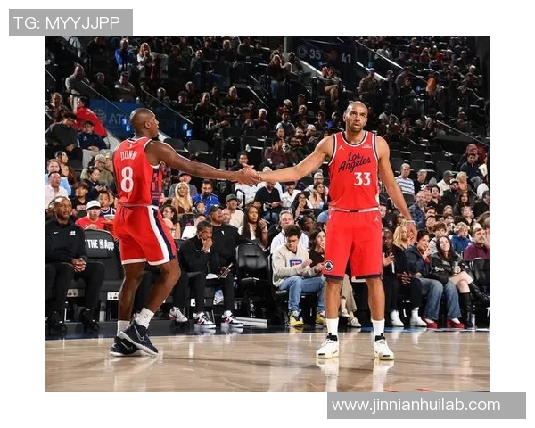 泰伦卢清理背后捅刀者保罗后重掌更衣室权威